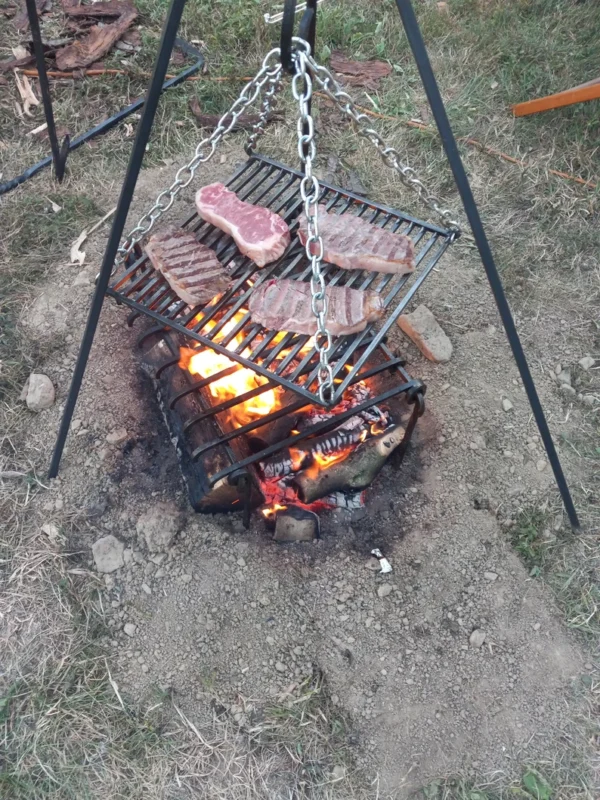 CAMP GRILL,24×24 hand forged, heavy duty. bag included! Seen on fallout - Image 6